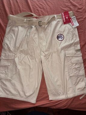 UNIONBAY Men's Cargo Shorts in Light Beige with Integrated Belt size 54